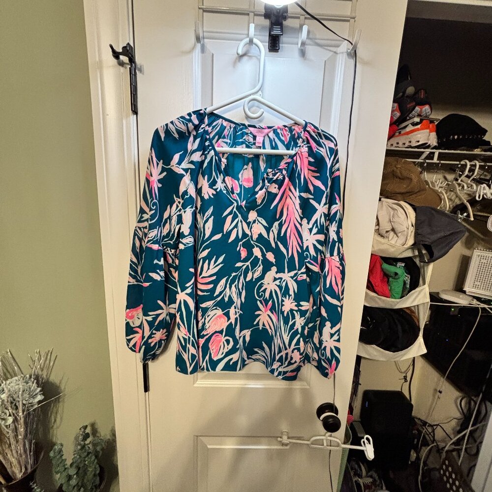 NWT Lilly Pulitzer Women's Size Small Charleigh LS Top Tidal Wave Its Prime Time